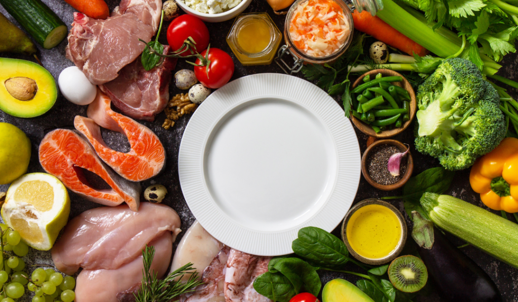 Paleo-dietten involverer helmat, magert kjøtt, fisk, frukt og grønnsaker m.m.